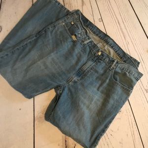 Levi’s 559 jeans